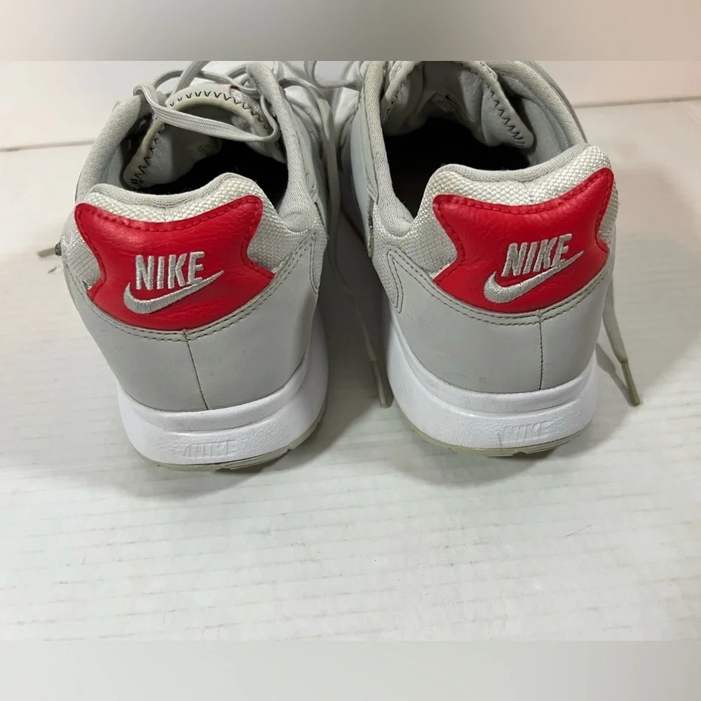 Nike Atsuma  Men's Running Shoes Size 11.5 White Lace Up